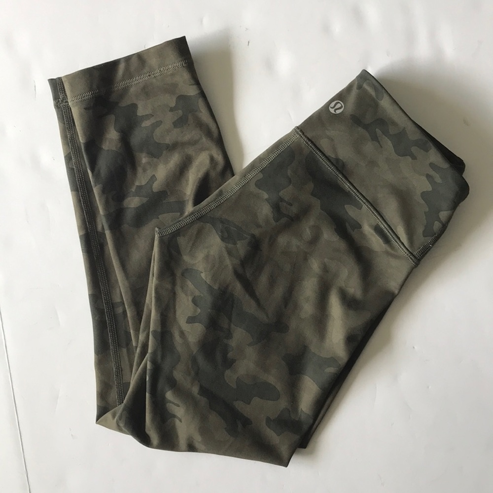 Lululemon RARE Crop Leggings Green Camo 2 pocket - Picture 8 of 8
